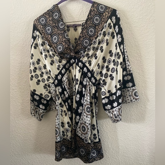 Hale Bob Tops - Cream Black Tan White Paisley Boho Pattern V Neck Elastic Waist Tunic Top